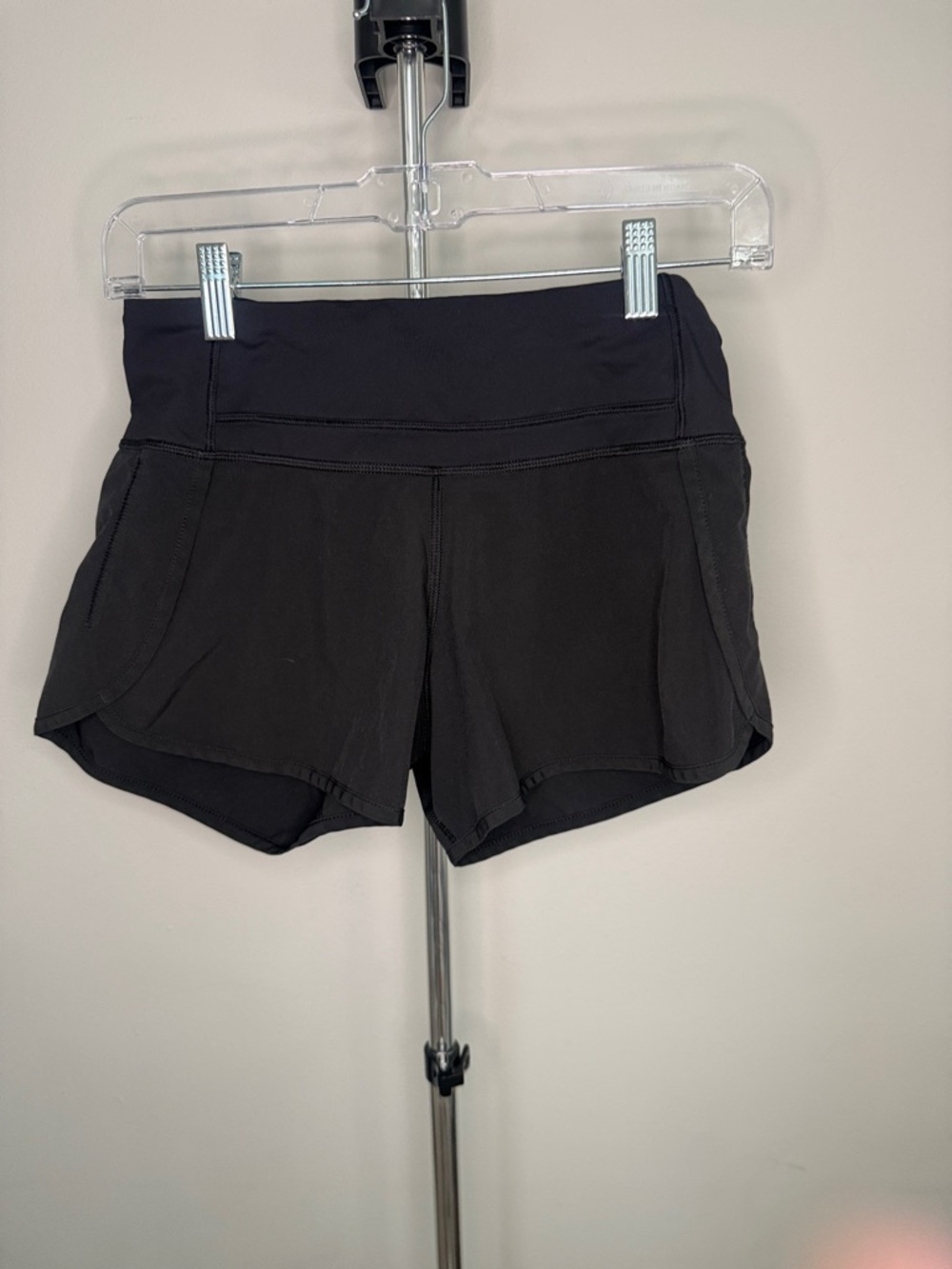 lululemon athletica Black High-Rise Athletic Shorts 4” size 2